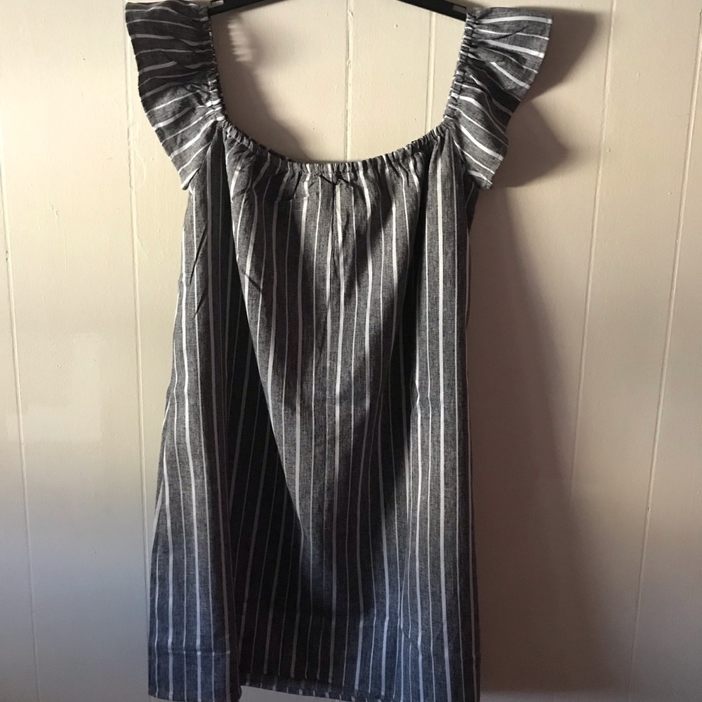 Dress - Picture 2 of 3